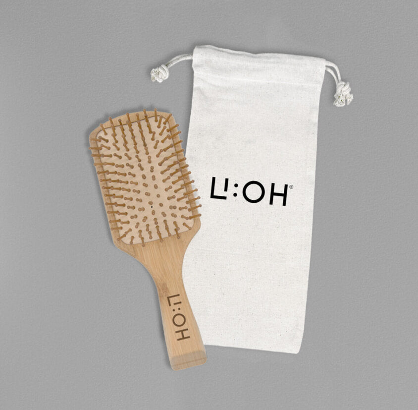 The Brush Luxury – Børsten håret ditt fortjener 🖤 Handle en av våre pakker i dag og få en bambusbørste – helt gratis! 🎁